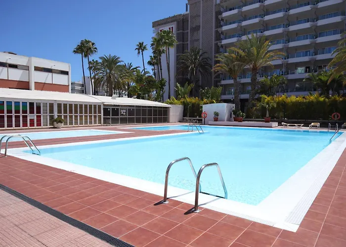 Tropical Views - Paya Del Ingles